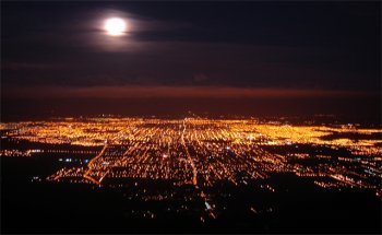 Vista Nocturna de San Miguel de Tucumán tomada desde el cerro San Javier