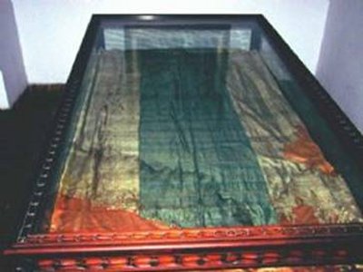 Bandera de Macha, preservada en el pueblo homónimo y actualmente en Sucre